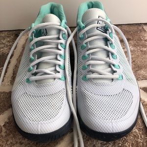 NIKECOURT FLARE 2 WOMEN’S HARD COURT TENNIS SHOE -